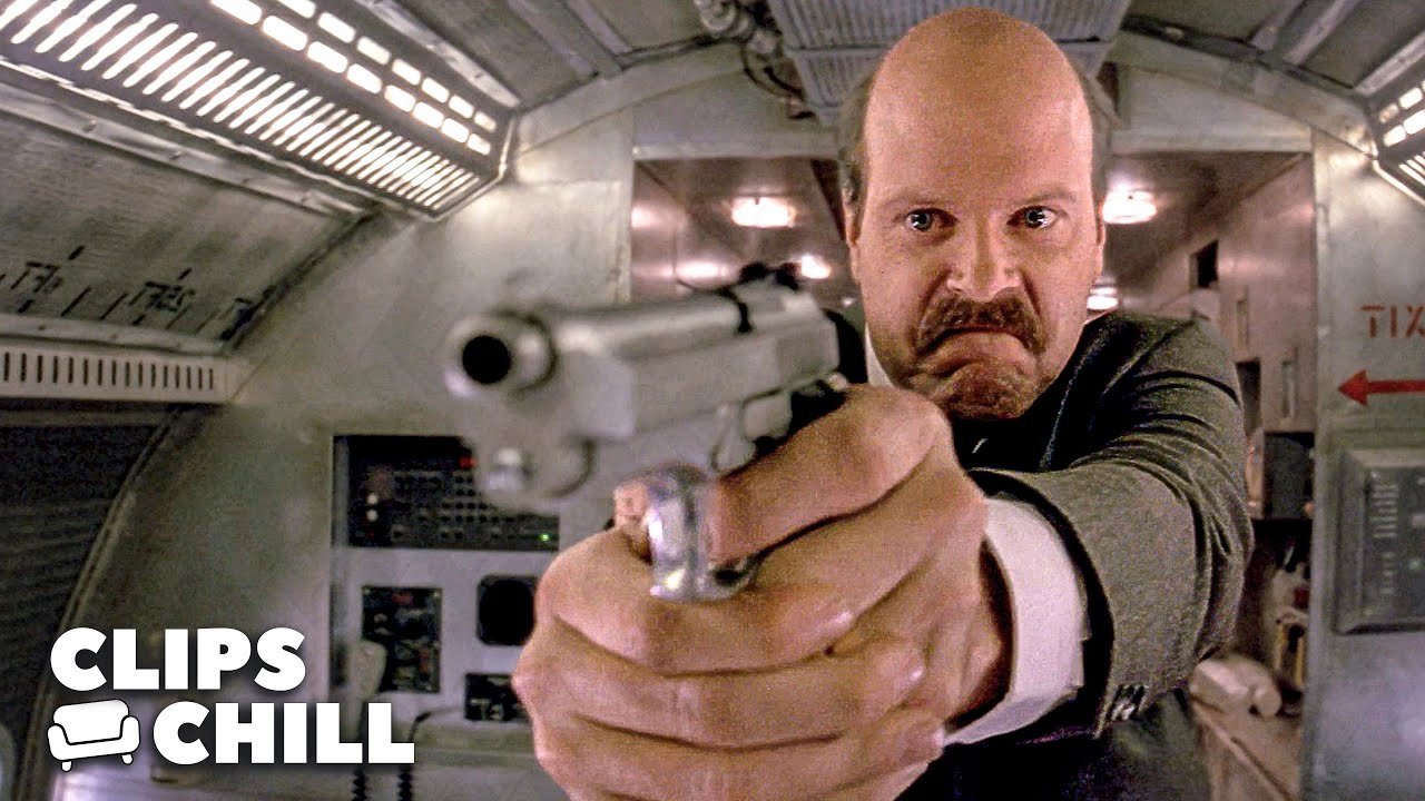 The Most Thrilling Plane Heist | Cliffhanger (Sylvester Stallone)