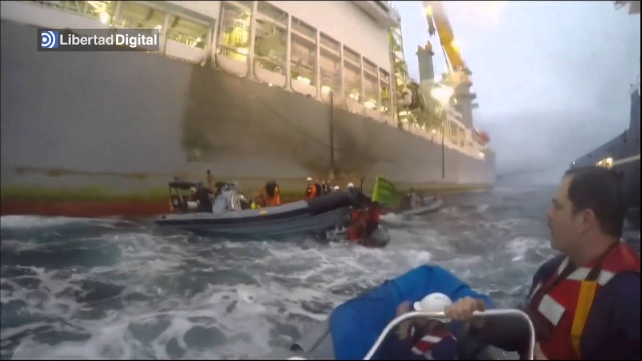 Abordaje de Greenpeace abortado por la Armada - Greenpeace boarding stopped by Spanish Armada