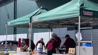Bunnings Sausage Sizzle is Back!! | A must try Aussie Tradition