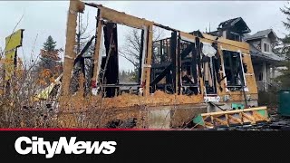 Three homes damaged in overnight fire in Edmonton’s Belgravia neighbourhood