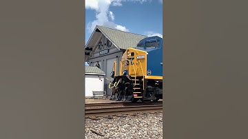 Repainted Locomotive In Princeton Indiana, CSX Train Horns, JawTooth shorts