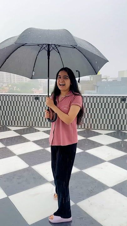 Baarish mein dance kar ke maza agya 😍 #priyalkukreja #shorts #ytshorts