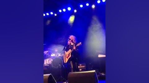 Tori Kelly - I Was Made For Loving You - Glasgow - 1/3/16