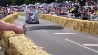 15 London Red Bull Soap Box Racers 2017 and 1 Epic Crash