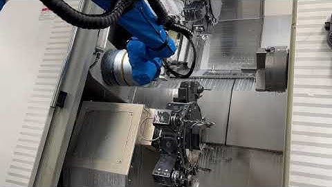 Dual‑Spindle Lathe Automation: UR20 + Custom Schunk Grippers | Cobots in Action