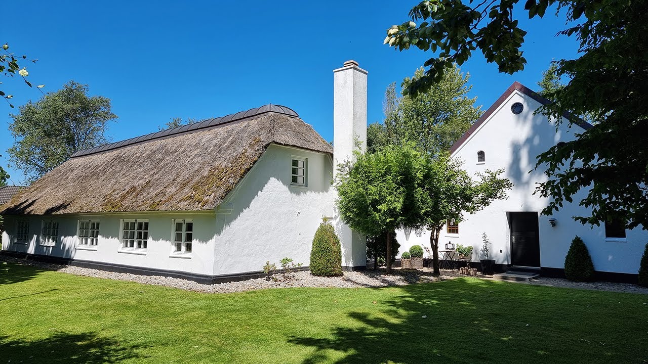 DIY and renovation projects on a Danish courtyard farmhouse - Cozy country living