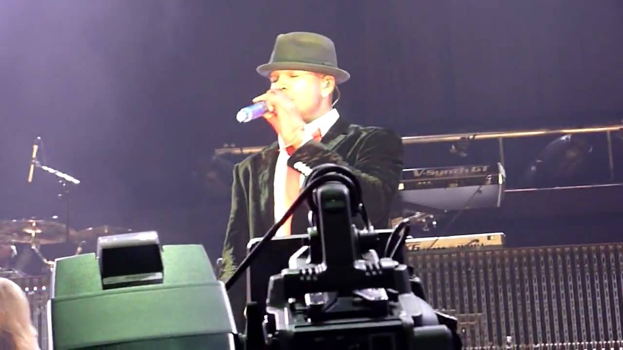 Watch Ne-yo - Fade Into The Background - O2 Arena 19th July - FRONT ROW on YouTube Watch Ne-yo - Fade Into The Background - O2 Arena 19th July - FRONT ROW on YouTube