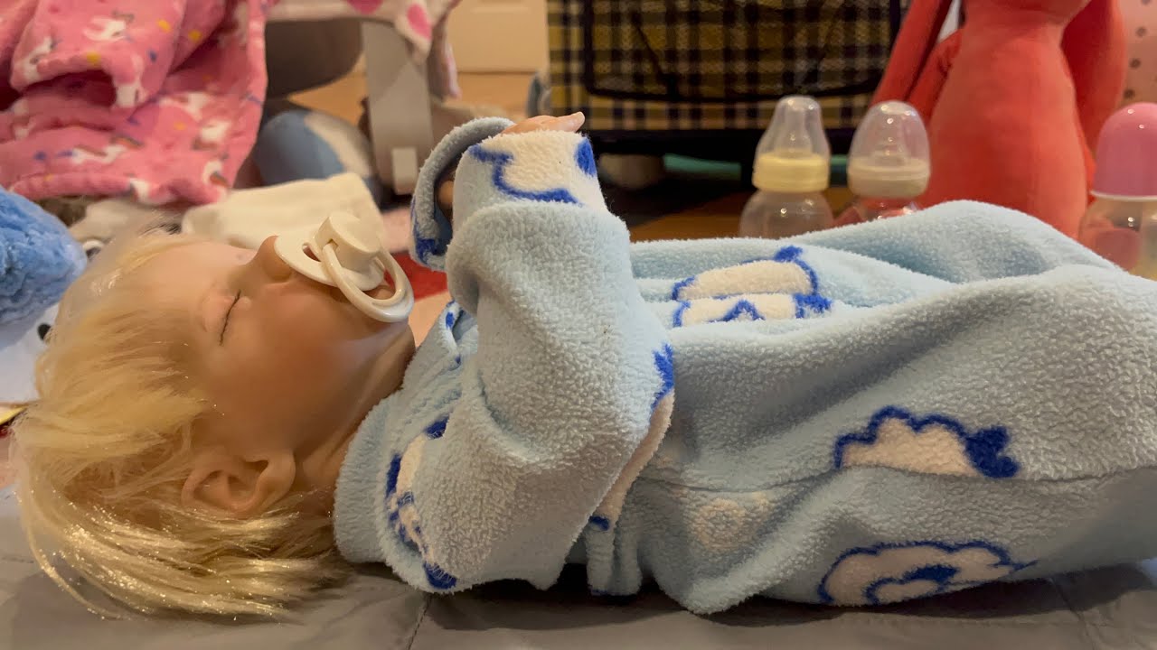 Morning routine with 5 Reborns 