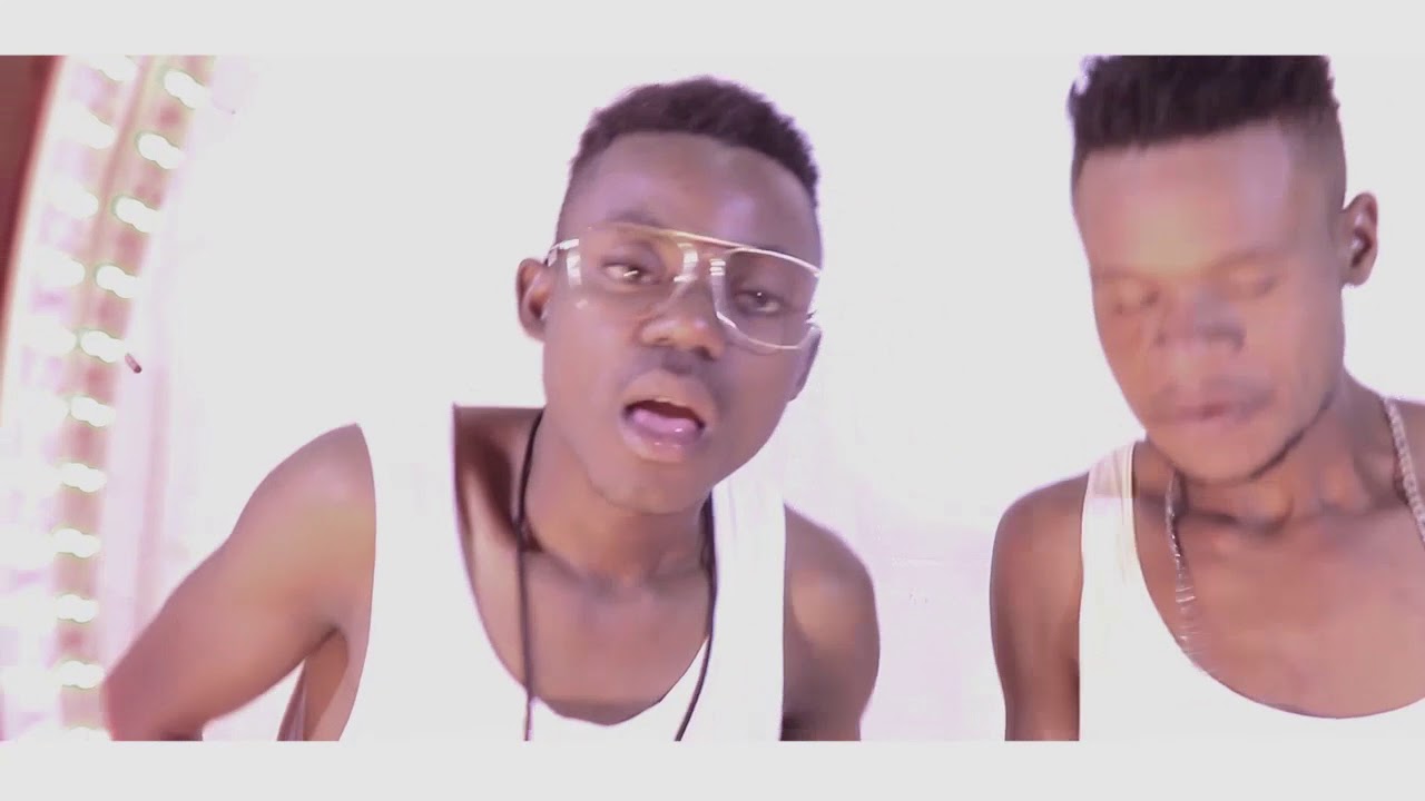 Savoir vivre AKAPELA MR réseaux FEAT RACKLY RAC