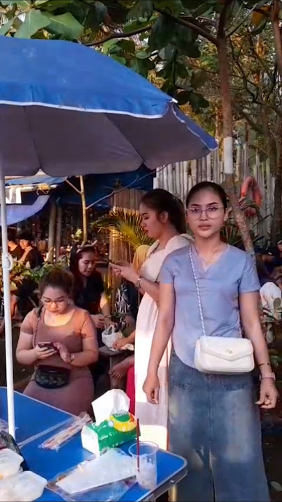 SPIL KECANTIKAN PENJUAL ES PISANG IJO #shorts #shortsfeed #pedagangcantik