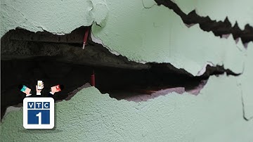 Nhiều nhà dân lún nứt cạnh công trình cao tầng ở Hà Nội | VTC1