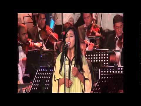 يازين الصحراء وبهجتها أداء الط البة زينة سعد