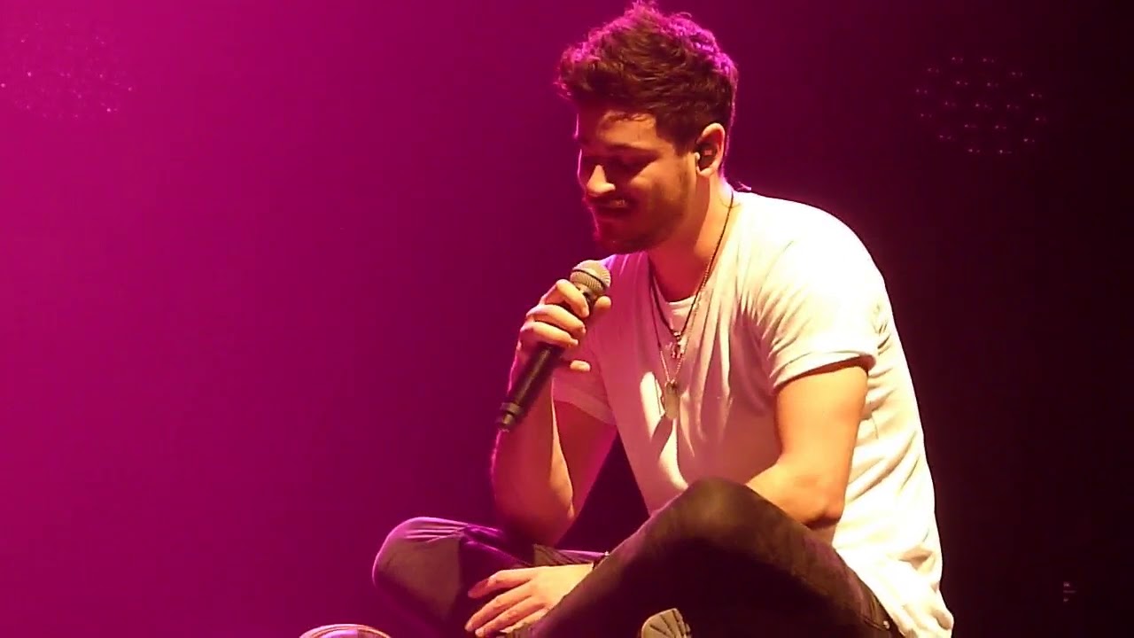 Cepeda interpreta completo un tema inédito en su concierto de Barcelona (12 de febrero)