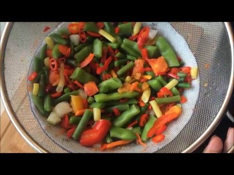 Видео рецепт Жаркое из курицы с фасолью