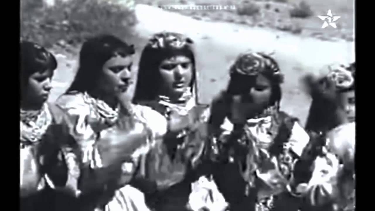 احواش نتفرخين امالو ءيداو تينست اسافن ربما في الخمسينيات من القرن الماضي مع العملاق الحاج علي بيضني