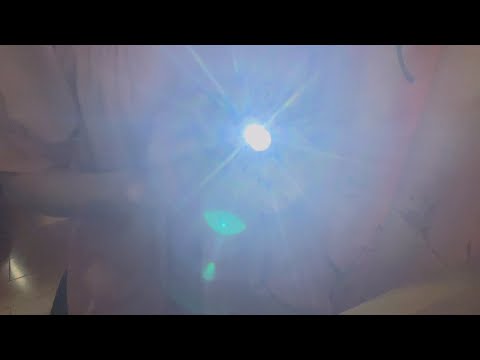 【ASMR】視覚からもリラックスできるライトトリガー　Visually relaxing light triggers induce sleepiness （囁き声あり）