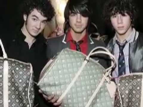 A Jonas Brothers Love Story chapter 1