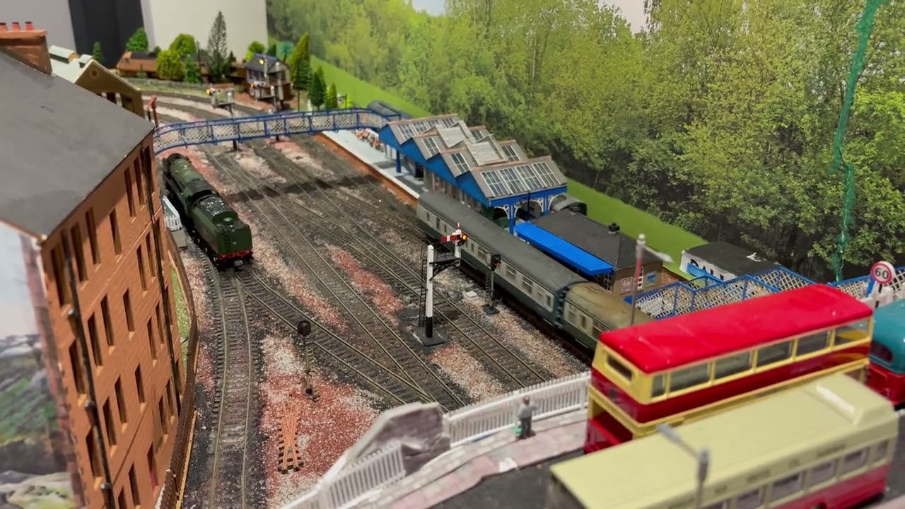 Class 45 Peaks Bachmann hauling br mk1 coaches 