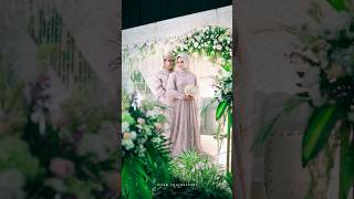 photoshoot wedding ines & dayat, rungkad mindahin bunga2 taman