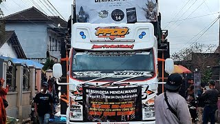 Tembus Pagi Paman Carnaval Mendalan Wangi