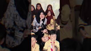 Spil Temen Sekelas Dong