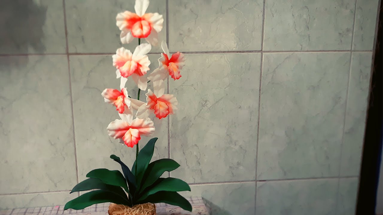 Orquídea silvestre   de e.v.a fácil de fazer.