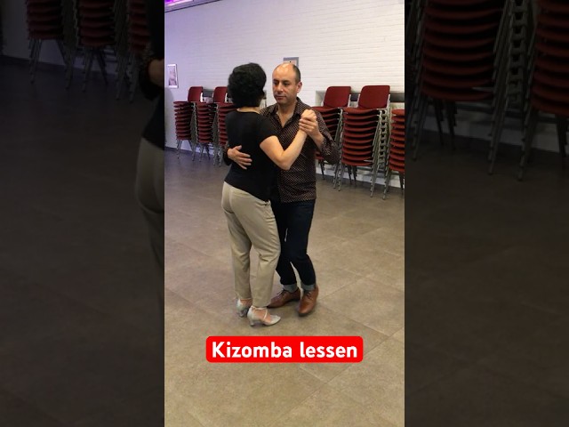 Kizomba lessen, stap per stap leren in Eppegem, Wemmel.
Kizomba is een nieuw muzikaal genre en sensuele dans die zijn oo