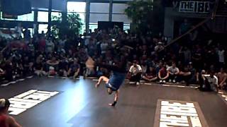 IBE 2011 FINAL longest nineteen BBOY PACO (Italy) vs BBOY FUNT  vs BBOY ARDIT (Germany).AVI