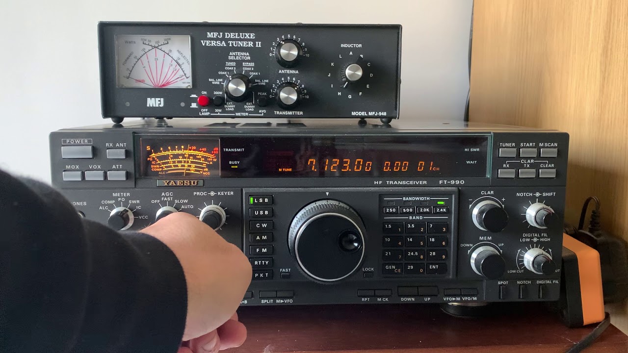 Working DL1YC To Test The Yaesu FT990 Power Suppy With A