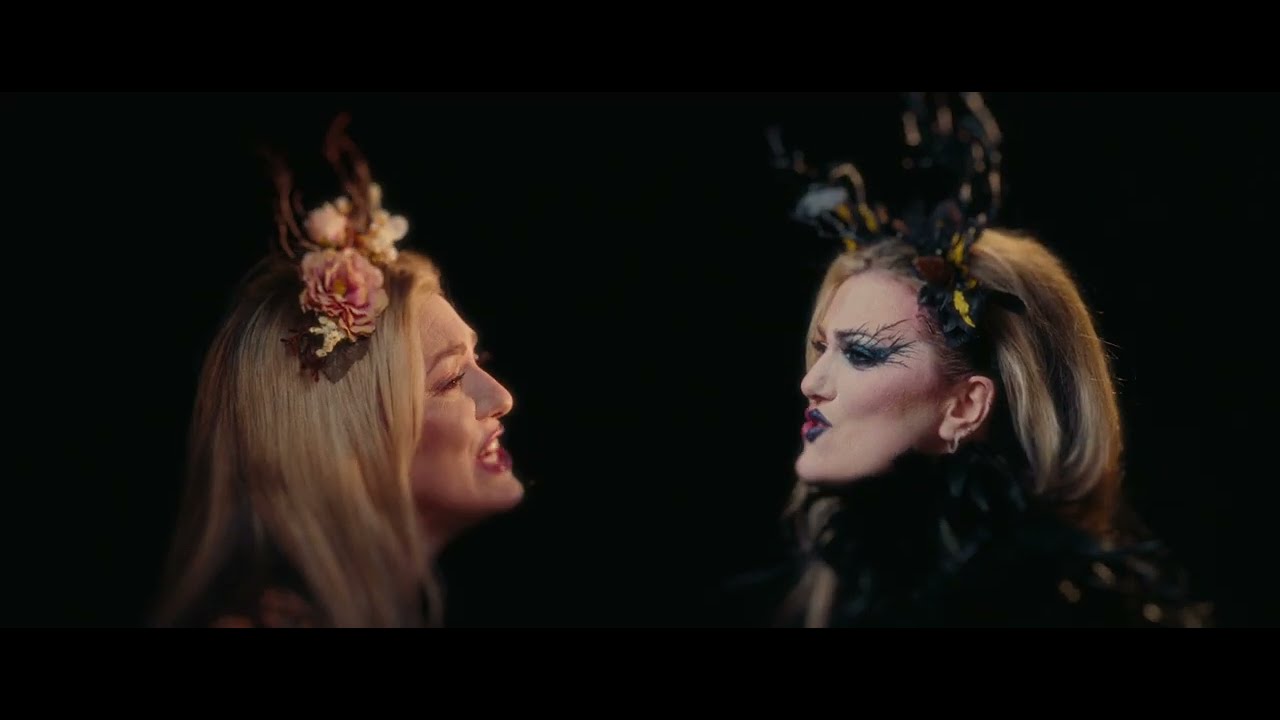 Little Sparrow - MOONDUST (OFFICIAL VIDEO) auf YouTube ansehen Little Sparrow - MOONDUST (OFFICIAL VIDEO) auf YouTube ansehen
