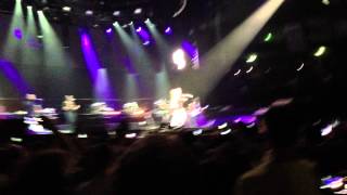 Rihanna - Oh nana (Whats my name) (live in Berlin 2013)