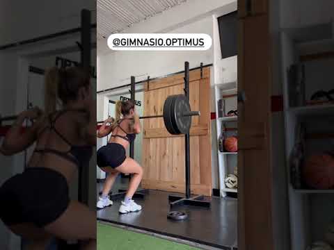 Antonella Ramirez entrenando el pavo norteño