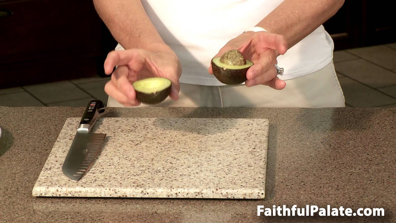 How to Cut and De-seed an Avocado