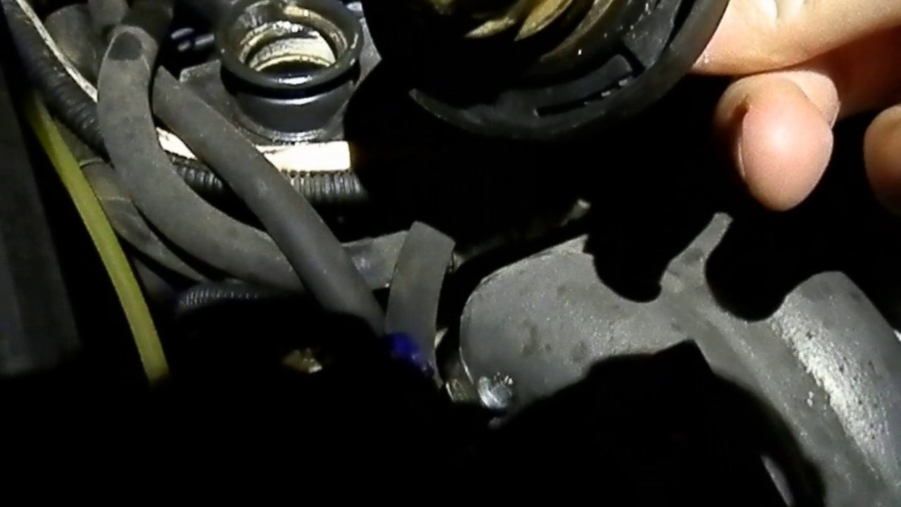 Заливная крышка масла - белый налёт - эмульсия? - YouTube