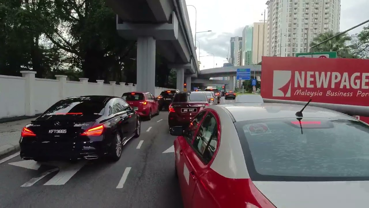 4K UHD NGABUBURIDE. CARI TAKJIL DI KAMPUNG BARU, KUALA LUMPUR. NGABUBURIT ON THE ROAD PART 2
