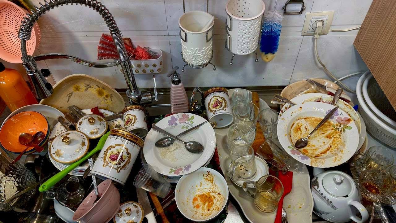  Relaxing Hand Dishwashing ASMR - Satisfying Cleaning of Porcelain Dishes & Soothing WaterSounds