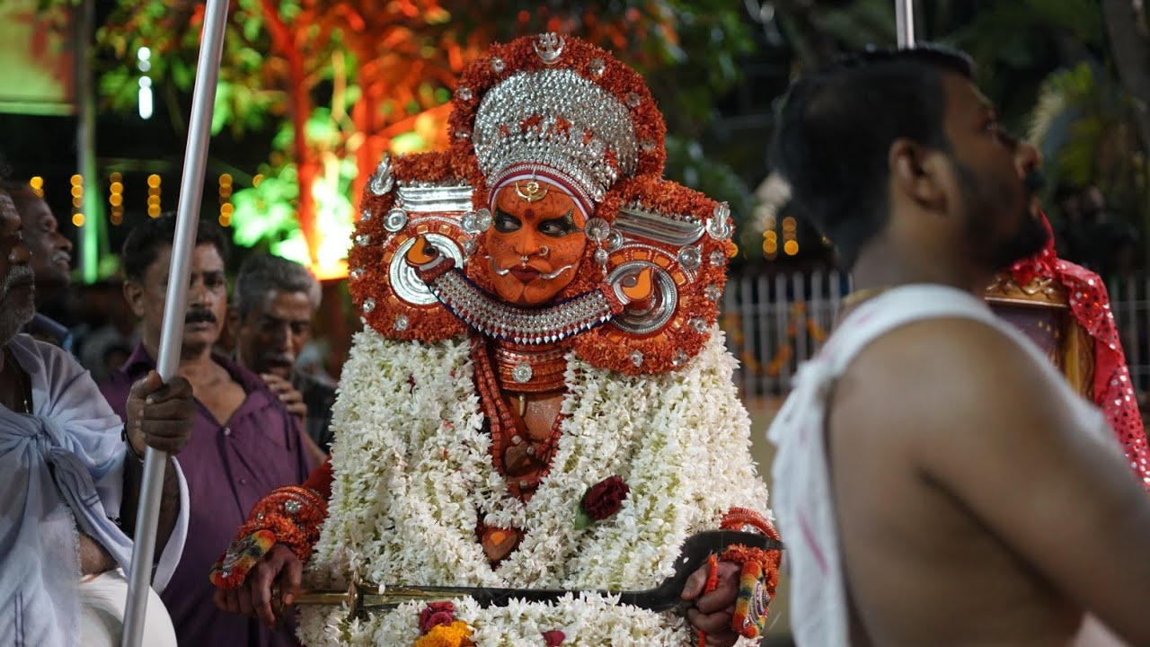 കൊലവൻ കാവിൽ വാണരുളുന്ന ഭഗവതി [𝗽𝗮𝗿𝘁  𝟭]  𝗕𝗵𝗮𝗴𝗮𝘃𝗮𝘁𝗵𝗶 𝘁𝗵𝗶𝗿𝗮 @𝗞𝗼𝗹𝗮𝘃𝗮𝗻𝗸𝗮𝘃𝘂 𝗲𝗹𝗮𝘁𝗵𝘂𝗿 |𝗧𝗵𝗲𝘆𝘆𝗮𝗺𝟮𝟬𝟮𝟱