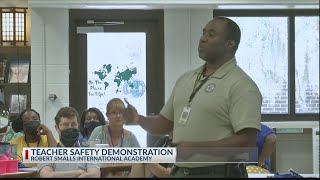 Beaufort county Sheriff's, Burton Fire team up to teach safety to local schools