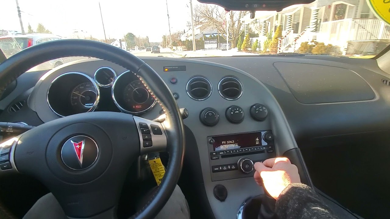 13k Mile 2007 Pontiac Solstice GXP 5-Spd Driving