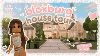 touring my new realistic bloxburg dream house! | cozy family home   full house tour ✨🤍