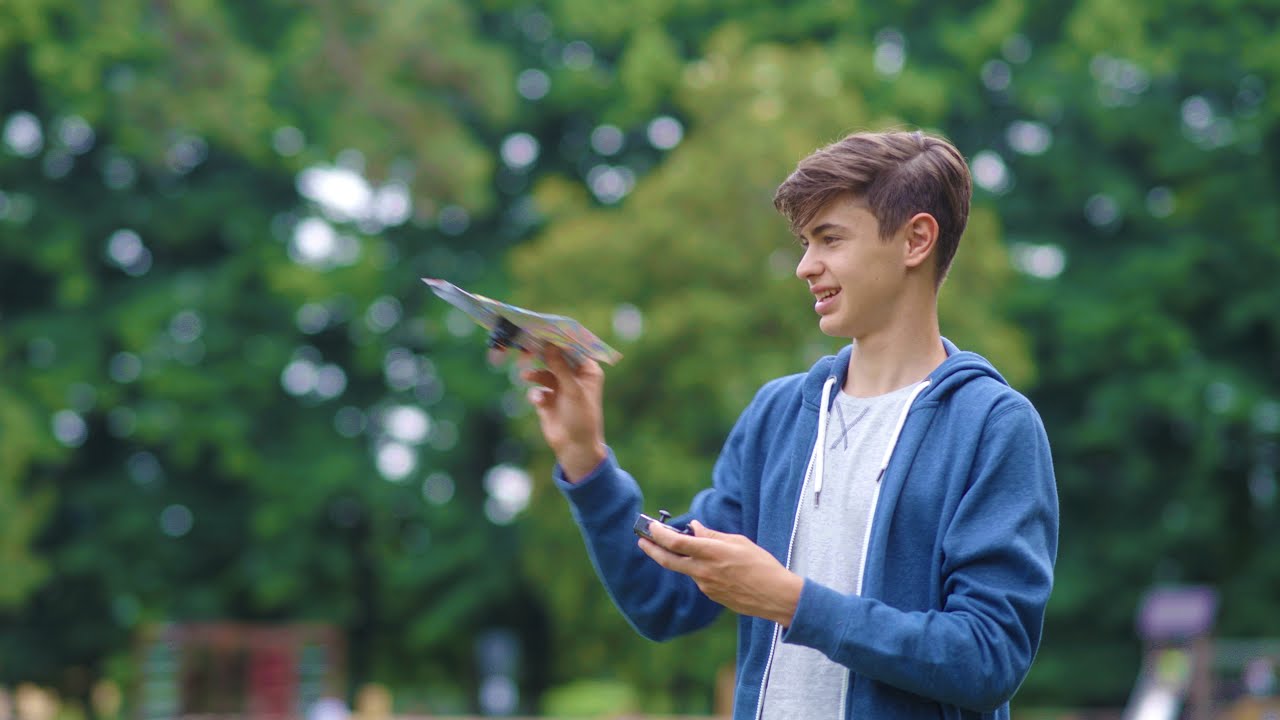 Flybotic AiroZ Controllable Paper Flight TVC by Silverlit Toys