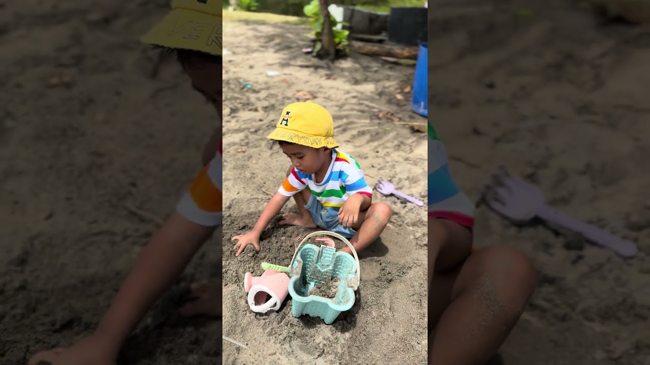 ARSYA Dipantai modangan main pasir