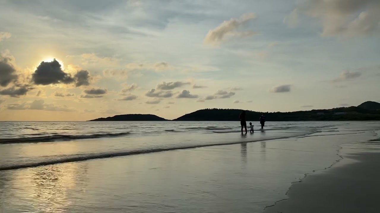 [Chonburi] Sattahip - Namsai Beach ... Sunset ☺️ | By VeVee
