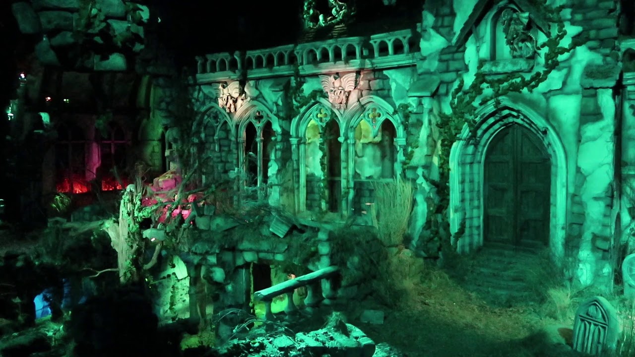 Het Spookslot in de Efteling - de hoofdshow multicam