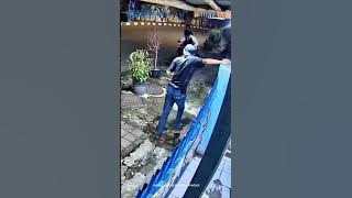 PANIKNYA DOUBLE! Aksi Maling Gagal Karena CCTV Tiba-tiba Berbunyi, Motor Langsung Susah Nyala!