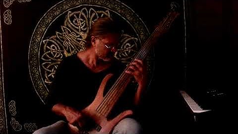Fretless 12 String Bass, locrian meditation
