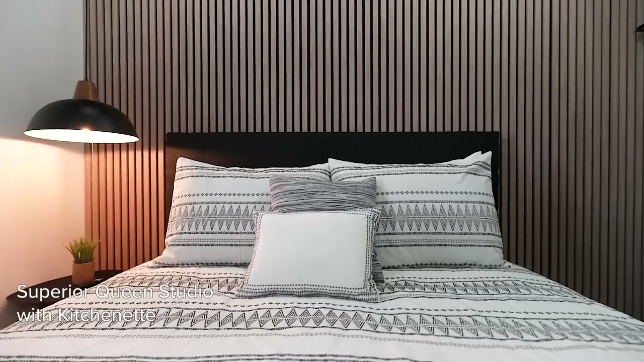 Baybreeze Apartments by Lowkl