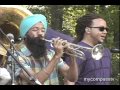 Capture de la vidéo Dirty Dozen Brass Band Meets Ravi Shankar