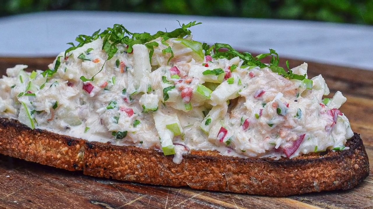 CRAB CROSTINI RECIPE - CANAPÉ IDEA OR LIGHT LUNCH