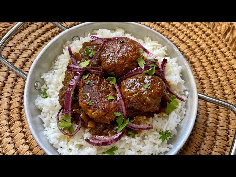 קציצות פרגיות שווארמה ובצלים מקורמלים - מתכון לארוחת צהריים מומלצת לילדים וגם לשבת!